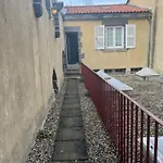 Maisonnette Montferrandaise Proche Tram - 6 Couchages - Tram - Wifi شقة