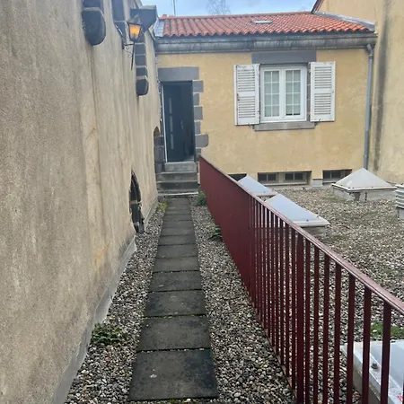 Maisonnette Montferrandaise Proche Tram - 6 Couchages - Tram - Wifi Апартаменты