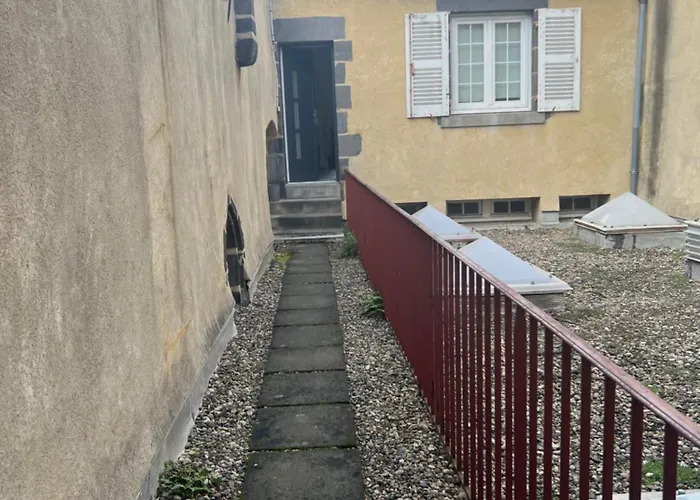 Maisonnette Montferrandaise Proche Tram - 6 Couchages - Tram - Wifi Lägenhet