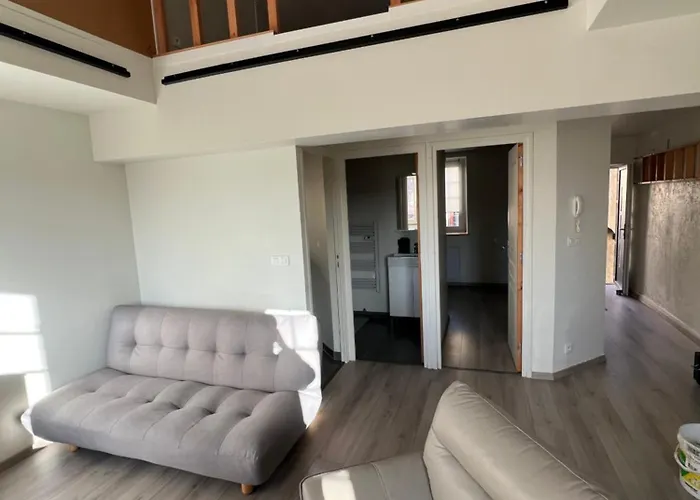 Maisonnette Montferrandaise Proche Tram - 6 Couchages - Tram - Wifi Apartment *